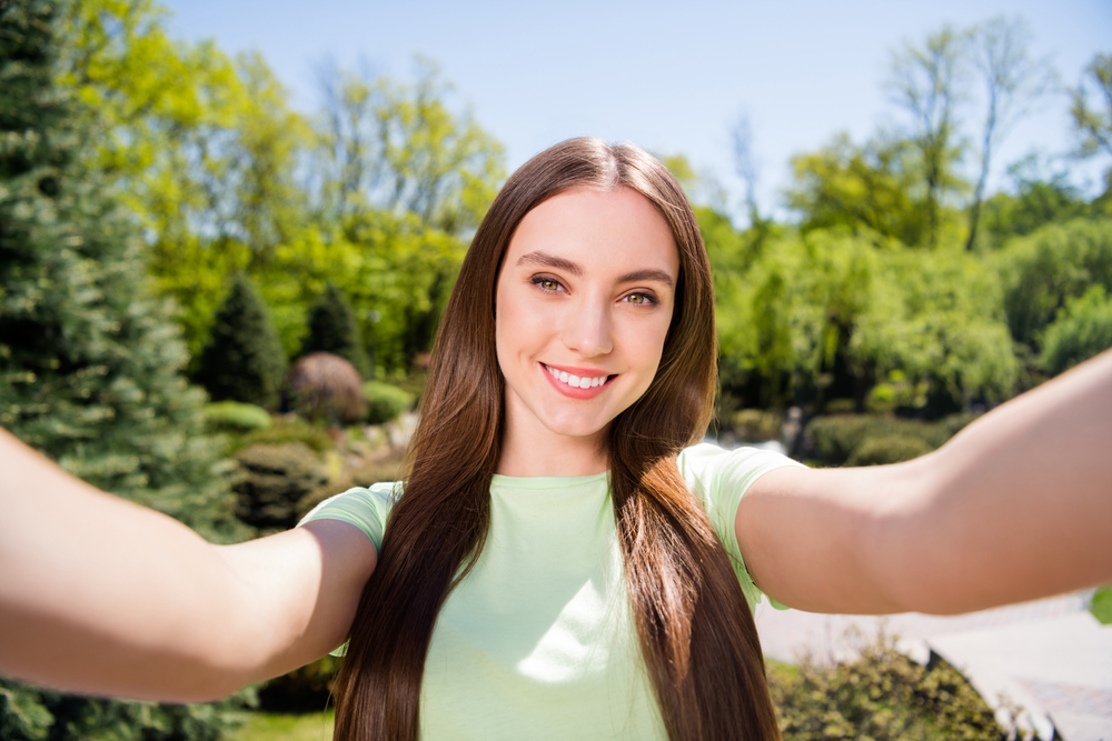 Photo,Of,Adorable,Cute,Woman,Wear,Green,Clothes,Smiling,Tacking general dentist alexandria