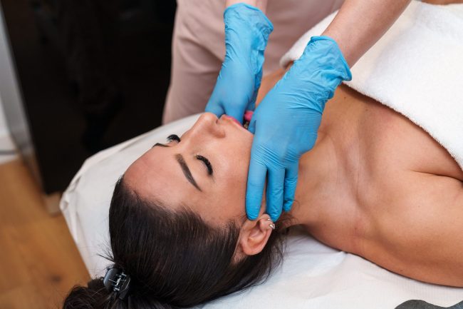 Clinic,Session,Of,Tmj,Therapy,With,Expert,Manual,Treatment,On tmj therapy in alexandria